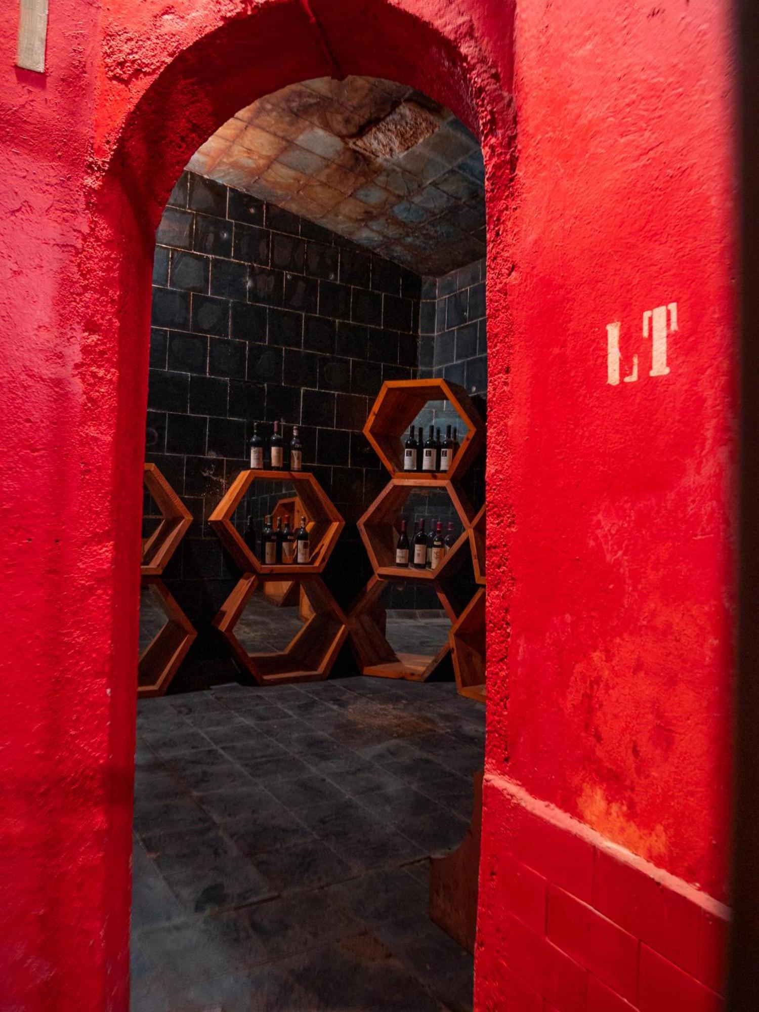 Dimora Perla Di - Historical Wine Retreat Near Bernina Express