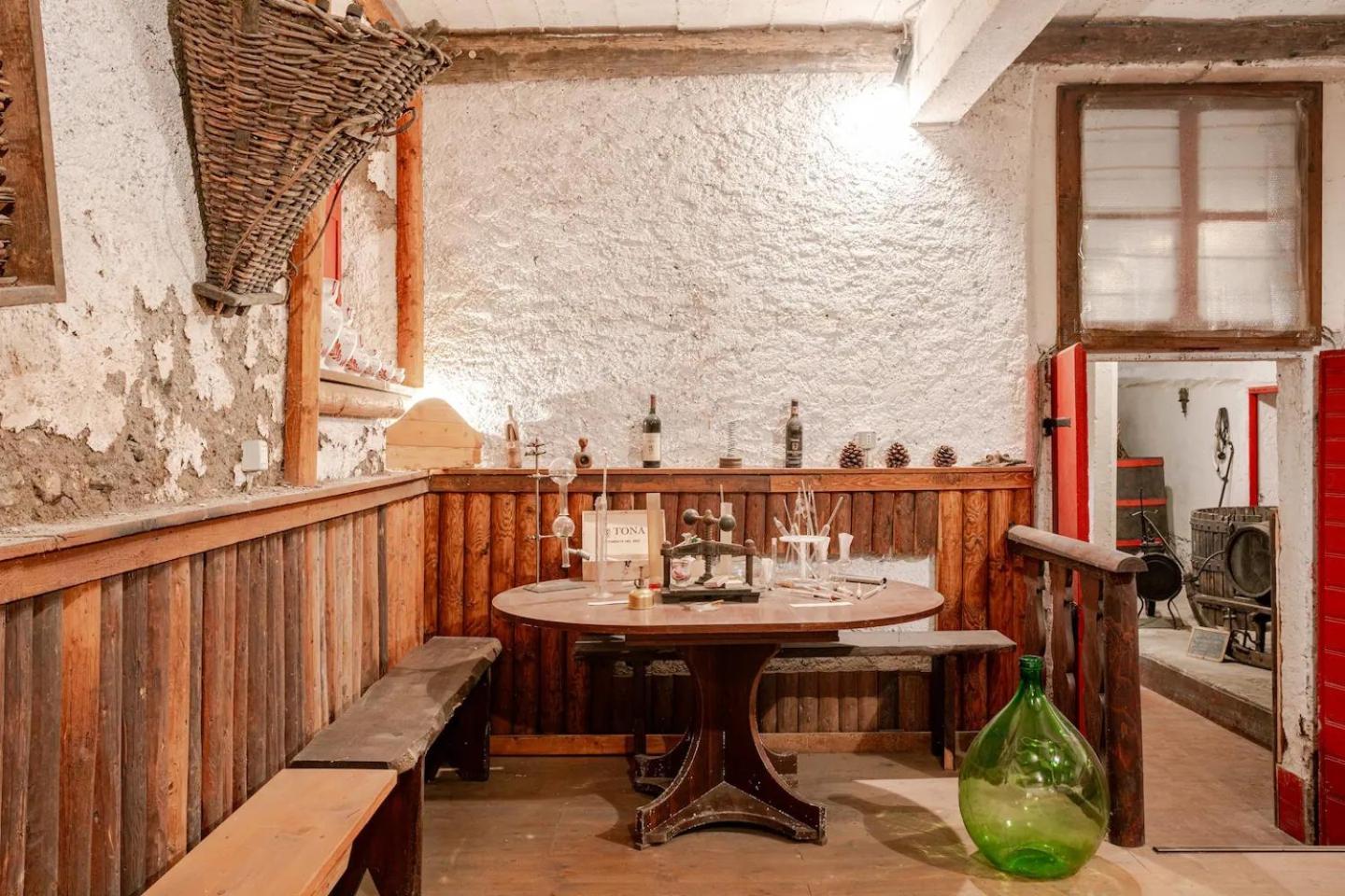 Dimora Perla Di - Historical Wine Retreat Near Bernina Express